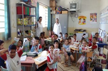 Foto - MULTIPLICANDO CONHECIMENTOS SOBRE SAÚDE BUCAL NA ESCOLA