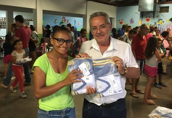 ENTREGA DE UNIFORMES