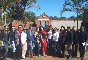 PROFESSORES DA REDE MUNICIPAL DE FERNÃO VISITAM O MUSEU DO CAFÉ NA FAZENDA  LAGEADO EM BOTUCATU