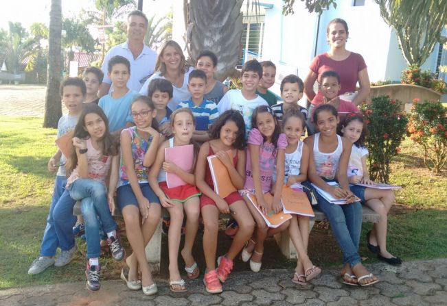 Alunos do 4º ano do Ensino Fundamental aprendem na prática como é feito o levantamento de arborização na área urbana