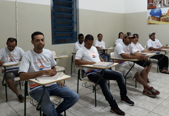 Curso de Assentador de Pisos e Azulejos